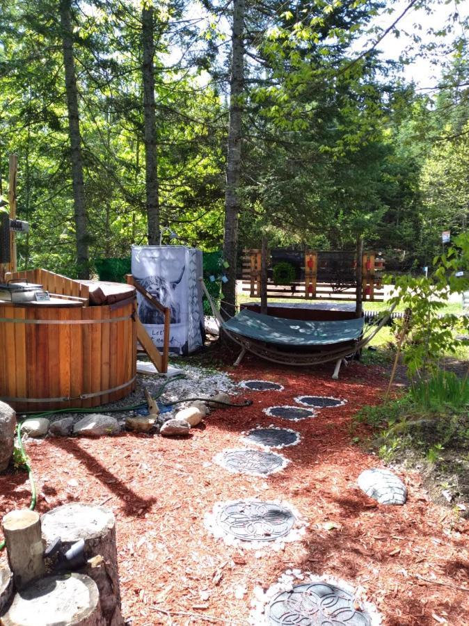 Lac-Simon Le Petit Cottage Du Grand Boise מראה חיצוני תמונה