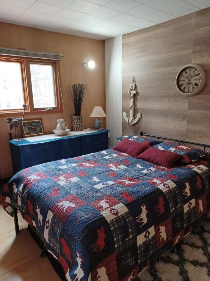 Lac-Simon Le Petit Cottage Du Grand Boise מראה חיצוני תמונה