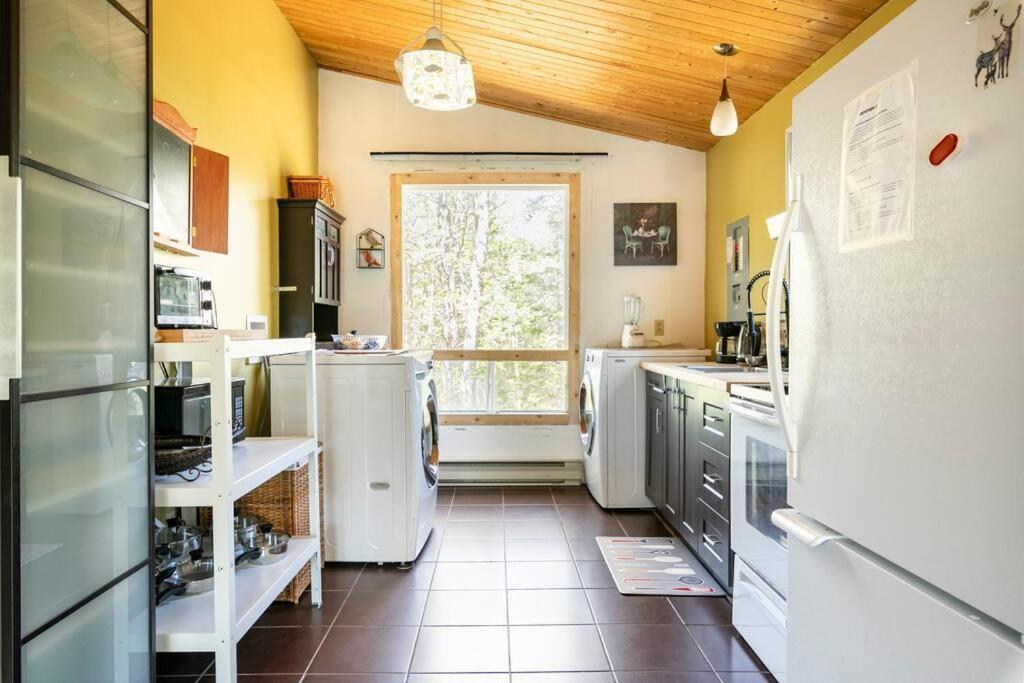 Lac-Simon Le Petit Cottage Du Grand Boise מראה חיצוני תמונה